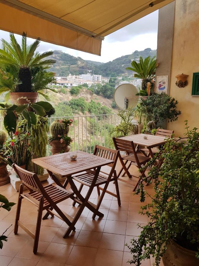 B&B Tropheum Tropea Exteriör bild